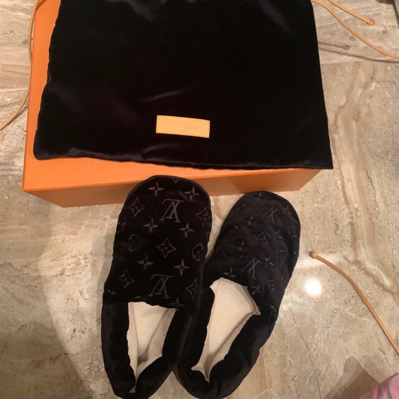 SOLD‼️🎉🥳HP🥳🎉Louis Vuitton monogram dreamy slippers💕 - Picture 5 of 13